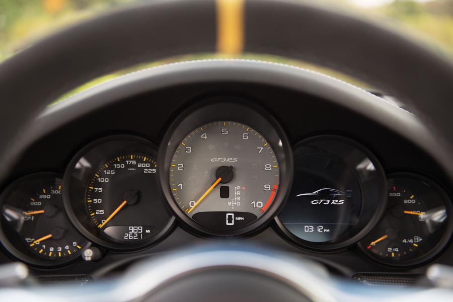 Панель приборов Porsche 911 GT3 RS 2016 года  (NA) (фото 5 из 22)